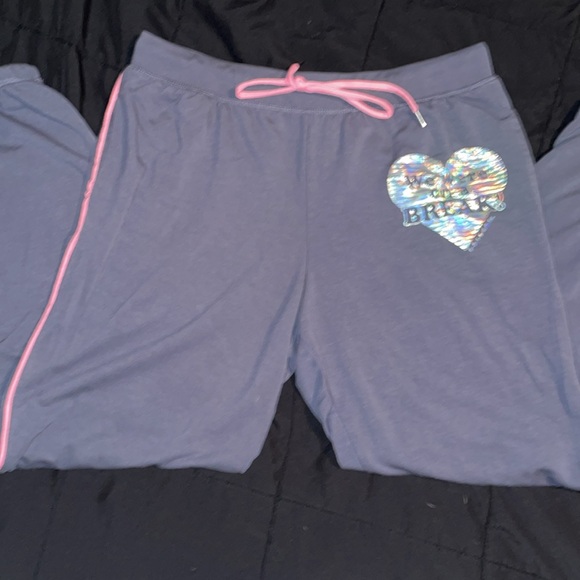 “Friends” Matching Set - Picture 5 of 5